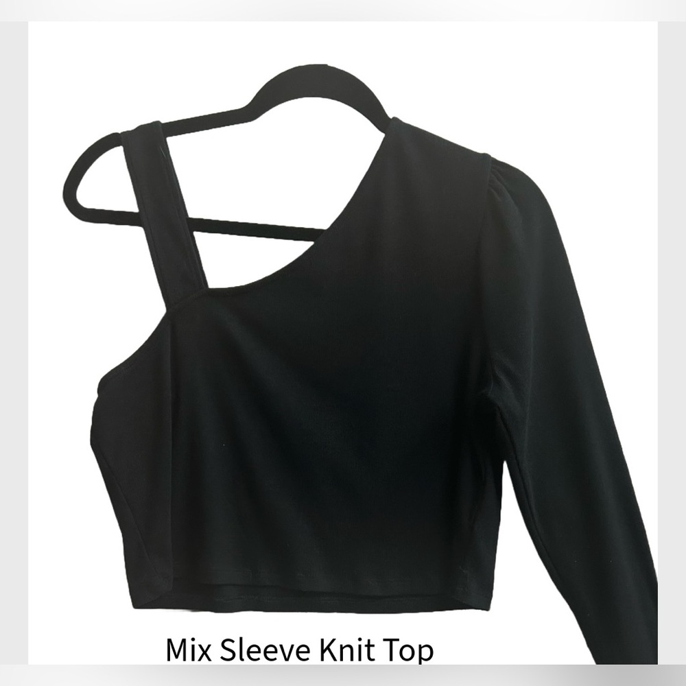 🖤 Black Mix Sleeve Knit Top-NWOT🖤‎